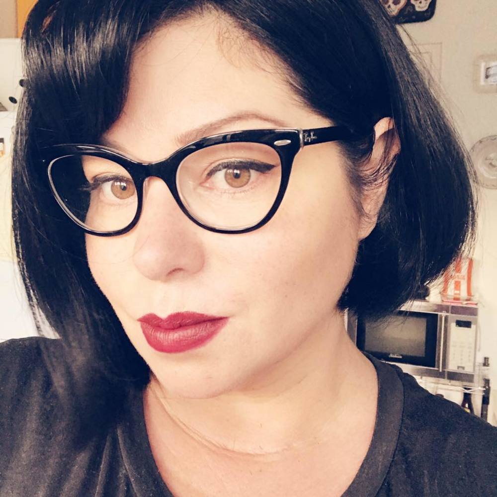 Meet your Posher, Monique